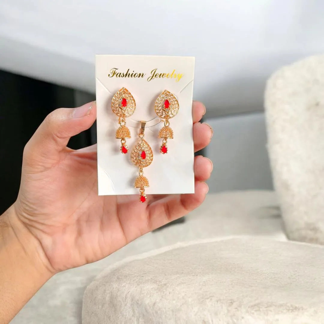 Modern Design 1 Carat Gold Plated Crystal Pendant Set