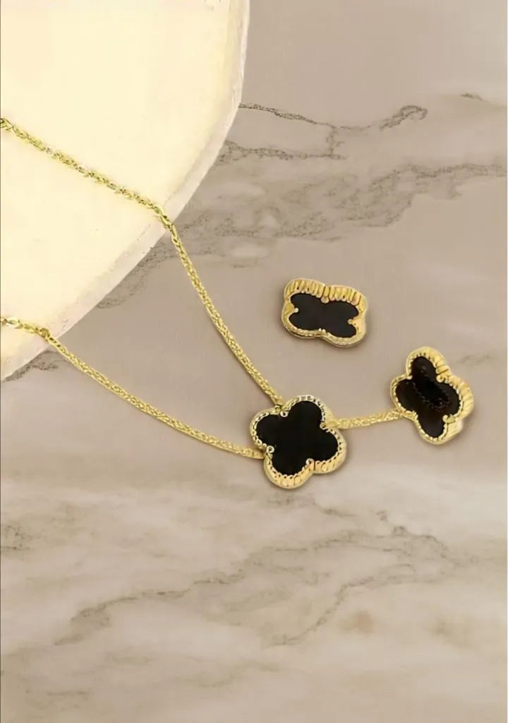 Flower Shaped Gold Plated Zircon Locket